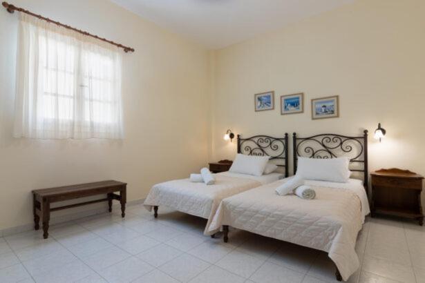 Sardis Rooms Aliki  Екстериор снимка