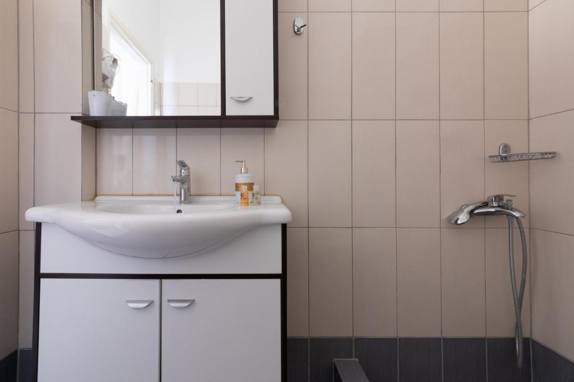 Sardis Rooms Kímolos Екстериор снимка