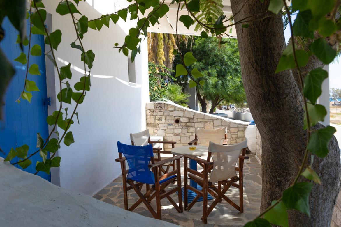 Sardis Rooms Kímolos Екстериор снимка