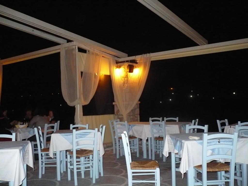 Sardis Rooms Aliki  Екстериор снимка